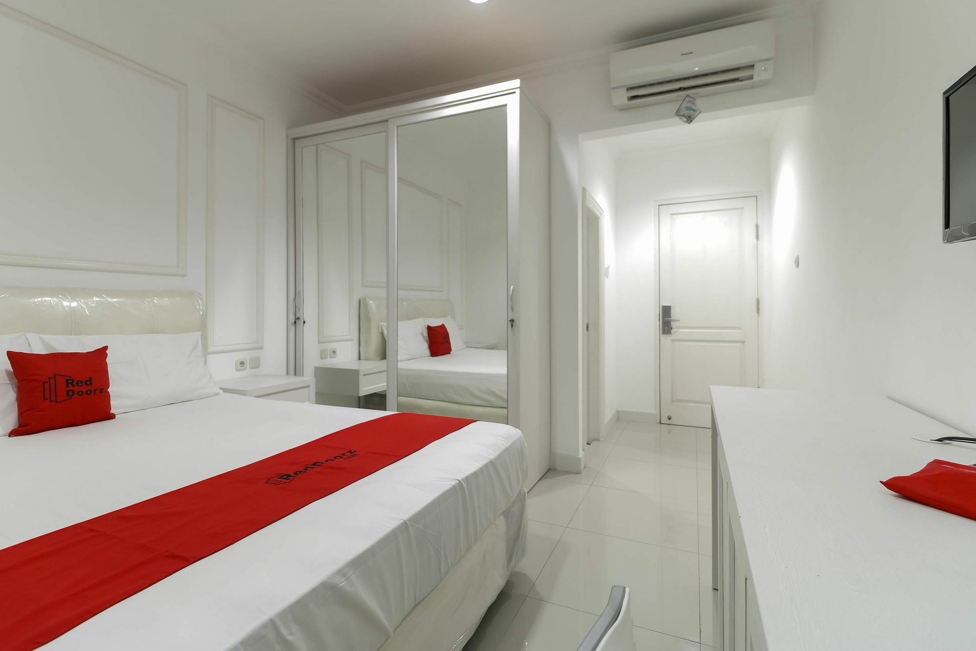 Reddoorz Plus @ Setiabudi Barat Jakarta Ngoại thất bức ảnh