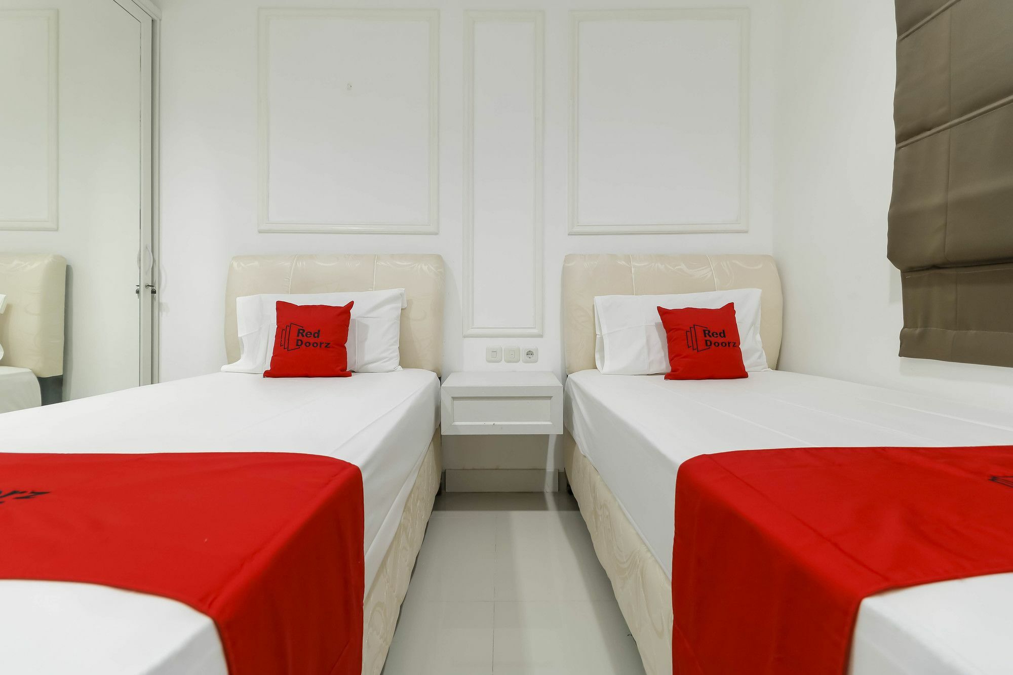 Reddoorz Plus @ Setiabudi Barat Jakarta Ngoại thất bức ảnh